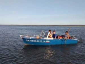 Поиски пропавшей на Еланке девочки продолжаются. Родным нужна помощь с моторными лодками и бензином