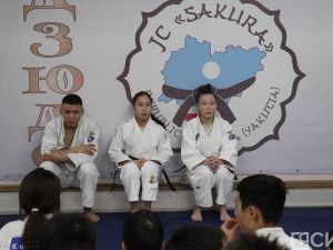 Чемпионки России по дзюдо показали мастер-класс юным спортсменам в Якутске