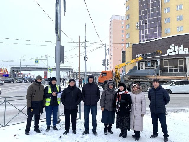 Общественный контроль: комиссия Общественной палаты РС(Я) проверила ход строительства улицы Виктора Ефимова в Якутске