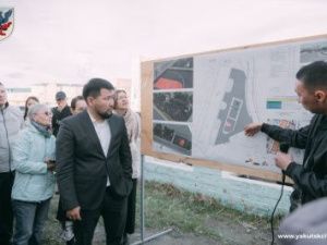 Власти Якутска продолжают встречи с горожанами по благоустройству дворовых территорий