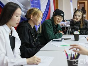 В Якутске провели молодежную ярмарку трудоустройства «Шаг к карьере»