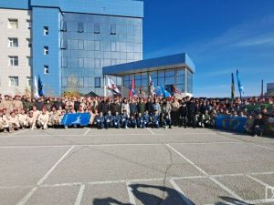 Спортивные состязания, командная работа и обмен опытом: в Якутске стартовал VIII слёт юнармейцев