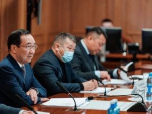 Глава Якутии Айсен Николаев провел расширенное совещание о прохождении отопительного периода