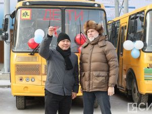 Спортивным учреждениям Якутии вручили микроавтобусы и автобусы