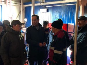 Айсен Николаев посетил село Тумат и поселок Депутатский Усть-Янского района