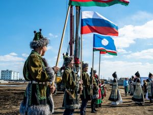 Айсен Николаев дал старт строительству школы-сада в селе Октемцы