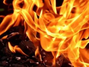 В Верхневилюйске при пожаре погиб человек