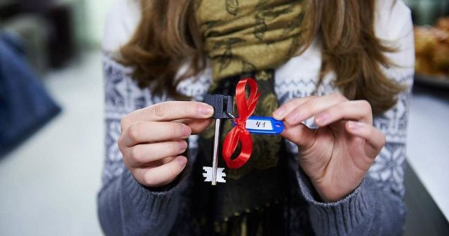 «Денег в бюджете нет, а сирот в очереди слишком много»