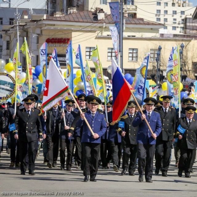 Трудовые коллективы Губинского округа вышли  на первомайскую демонстрацию