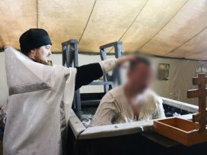 В Якутии осужденные окунулись в Крещенские купели