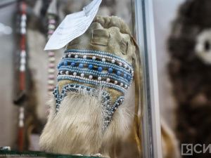 Мастерица рассказала о поверьях, связанных с эвенской традиционной сумкой «Авса»