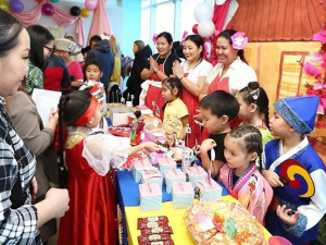 Благотворительная ярмарка «Подарим вместе праздник детям!»