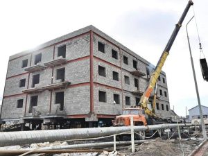 В Среднеколымске до конца года введут четыре новых дома для переселенцев из аварийного жилья