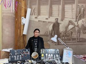 Как дизайнер из Чурапчинского района вернула в моду национальные якутские украшения