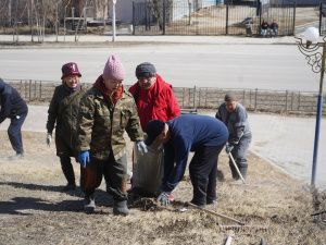 Дом дружбы народов встретил май субботником