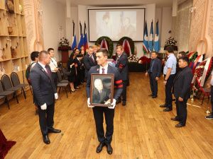 В Москве началась церемония прощания с первым президентом Якутии Михаилом Николаевым