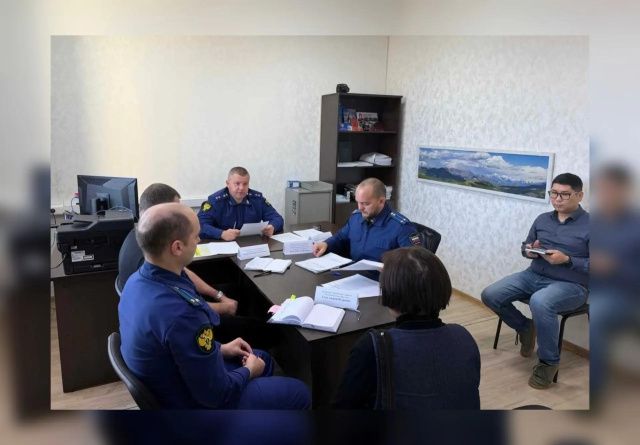 Прокурор республики Сергей Дябкин посетил с рабочей поездкой Оймяконский район