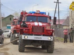 Пожар в многоквартирном доме Якутска: двое пострадавших в больнице