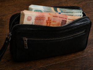 Выронил из такси и лишился 45 тысяч: в Якутске раскрыли кражу барсетки
