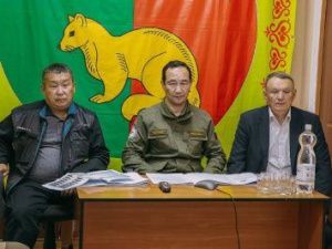 Айсен Николаев поручил нарастить силы на тушение пожаров в Усть-Майском районе