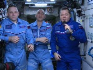Россиян поздравили с Днем космонавтики с орбиты МКС