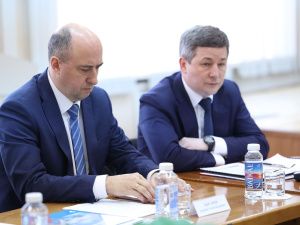 Айсен Николаев провел встречу с представителями промышленности по вопросу развития нефтегазовой отрасли Якутии