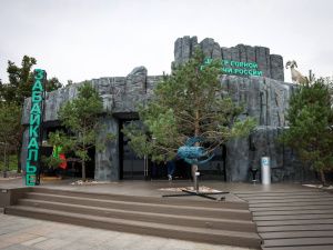 Фоторепортаж с первого дня ВЭФ-2023: улица Дальнего Востока и культурная программа