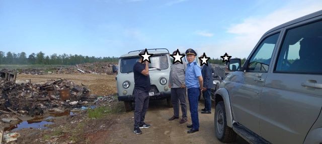 За возгорание на свалке Покровска руководителя организации, отвечающей за содержание полигона, оштрафовали на 30 тысяч рублей