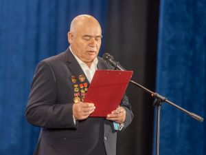 Глава Якутии поздравил алданцев с присвоением городу Алдан почётного звания «Город трудовой доблести»