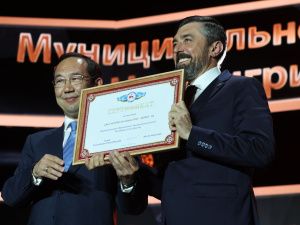 Глава Якутии поздравил жителей Нерюнгринского района с Днём шахтера