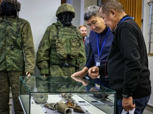 В день проведения антифашистского форума открылась выставка «Время Героев»