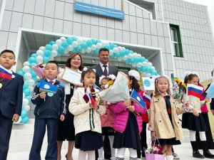 Андрей Тарасенко поздравил с Днем знаний на торжественной линейке школы №29