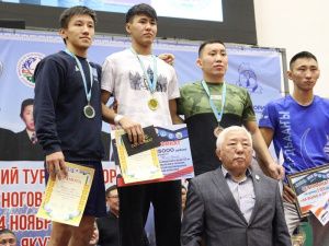 Борцы Тимур Николаев и Никита Софронов завоевали титулы абсолютных чемпионов турнира Ноговицыных