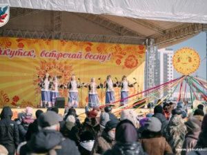 Жители Якутска проводили зиму