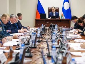 Глава Якутии поручил усилить меры безопасности в новогодние и рождественские праздники
