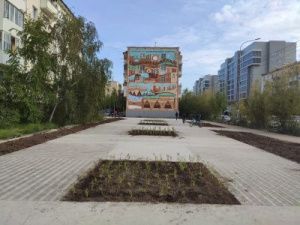 В Якутске благоустраивают новый Сквер землеустроителей