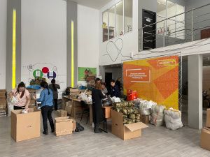 Дети Алдана отправили воинам открытки и талисманы-обереги