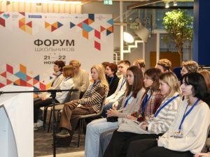 «Суровый климат заставляет думать головой»: о вузах  Якутии рассказали на форуме школьников в Москве