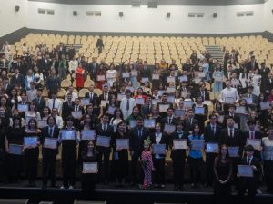 В Якутске на елке главы города премировали лучших школьников