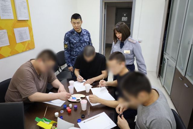 Терапия творчеством: арт-практики помогают несовершеннолетним подозреваемым и обвиняемым справляться со стрессом