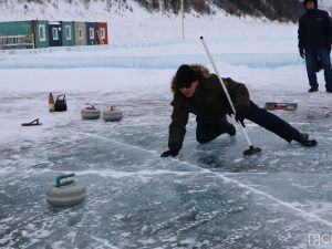 В Якутии провели турнир по кёрлингу с видом на Ленские столбы