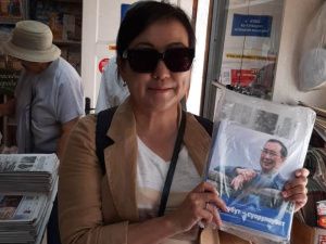 Подписчики газеты «Кыым» получают книги «Суруллубут суоруллубат»