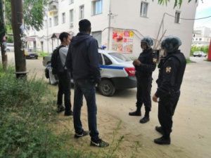 Грабители сняли с жителя Якутска куртку и брюки