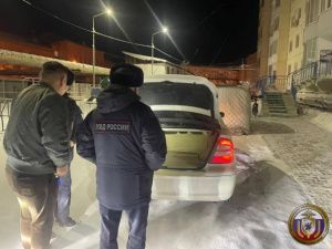 Продажу алкоголя подростку и доставку на дом выявили в Якутске