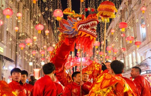 Наступил год Красной огненной лошади. Традиции китайского Нового года