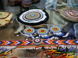 Фоторепортаж: одежда и украшения народов Севера на выставке «Мир Арктики»