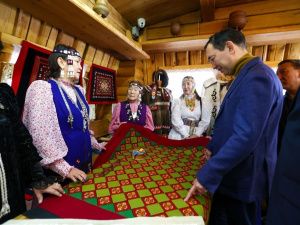 В Якутии учредят стипендии народным мастерам