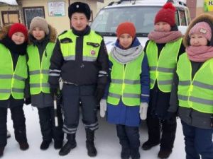 В Верхневилюйске проходит "ликбез безопасности" в условиях гололеда