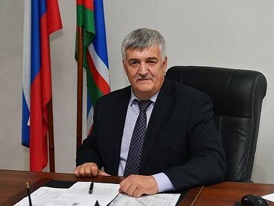 Экс-глава поселка Чульман осужден за халатность после гибели ребенка, на которог...