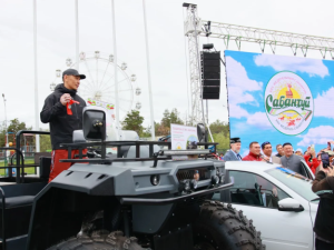 Победители спортивных соревнований Сабантуя в Якутске получили призы от Главы Якутии и Раиса Татарстана